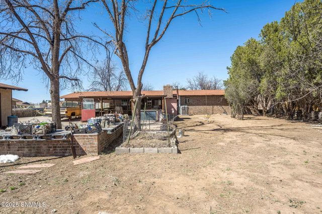 340 Clover Drive, Las Cruces, NM 88001