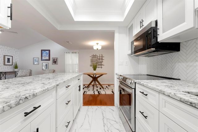 2227 CIRCLEWOOD DRIVE 52, Sarasota, FL 34231