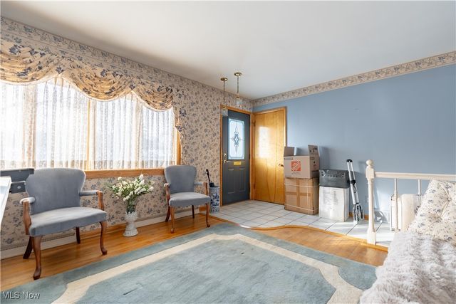 2025 S Plaza Drive, Akron, OH 44319