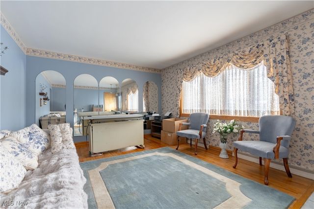 2025 S Plaza Drive, Akron, OH 44319