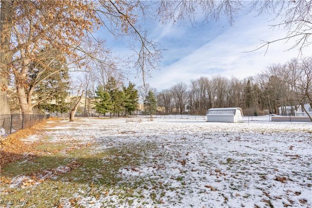 2025 S Plaza Drive, Akron, OH 44319