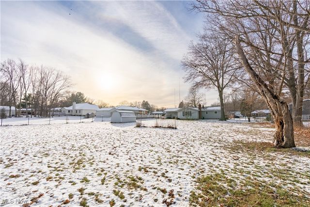 2025 S Plaza Drive, Akron, OH 44319