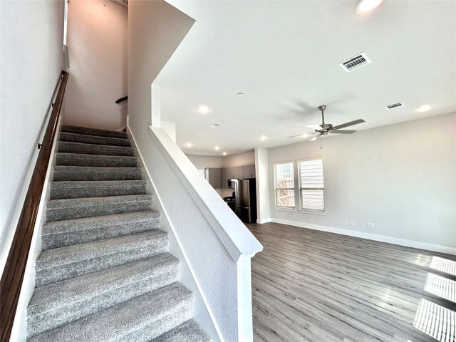 1830 NE Green Oaks Boulevard 102, Arlington, TX 76006