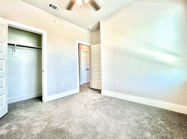 1830 NE Green Oaks Boulevard 102, Arlington, TX 76006