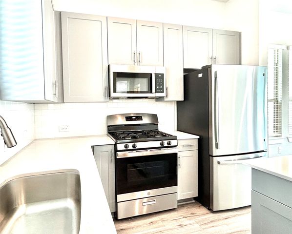 1830 NE Green Oaks Boulevard 102, Arlington, TX 76006