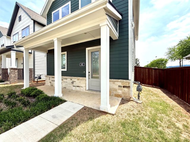 1830 NE Green Oaks Boulevard 102, Arlington, TX 76006