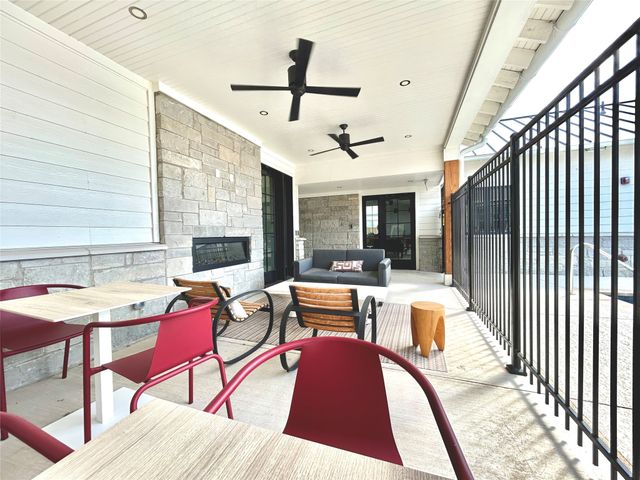 1830 NE Green Oaks Boulevard 102, Arlington, TX 76006