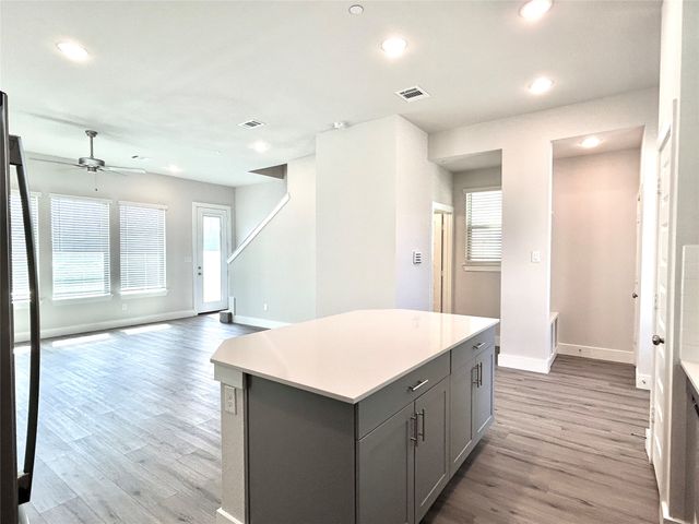 1830 NE Green Oaks Boulevard 102, Arlington, TX 76006