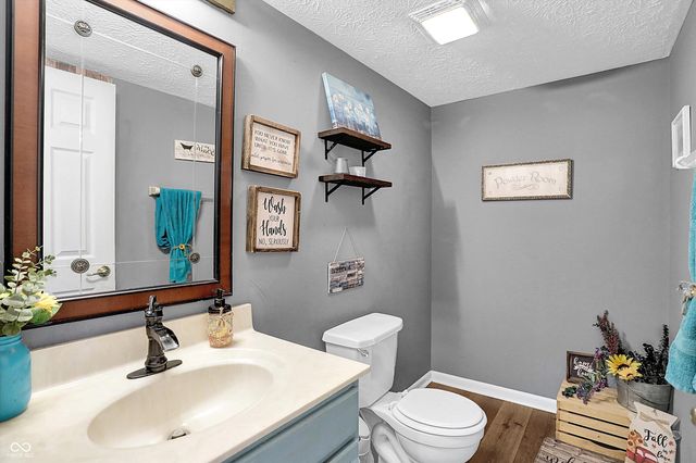 950 Weeping Way Lane, Avon, IN 46123