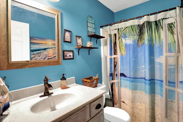 950 Weeping Way Lane, Avon, IN 46123