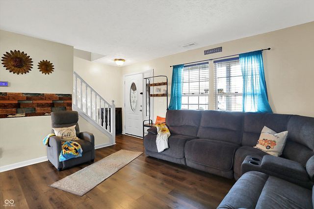 950 Weeping Way Lane, Avon, IN 46123