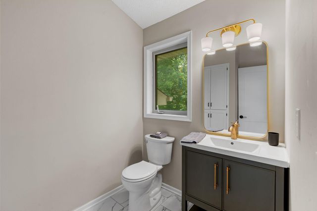 18741 Highview Avenue, Lakeville, MN 55044