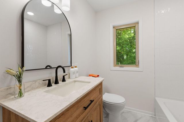 18741 Highview Avenue, Lakeville, MN 55044