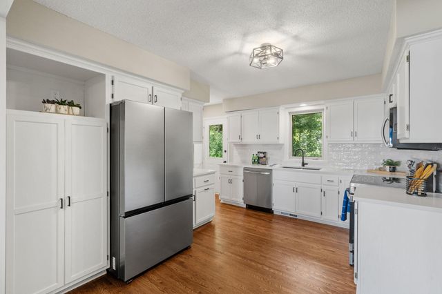 18741 Highview Avenue, Lakeville, MN 55044