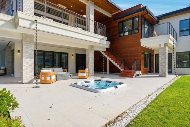 1669 Whitham Avenue, Los Altos, CA 94024