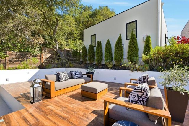 1669 Whitham Avenue, Los Altos, CA 94024