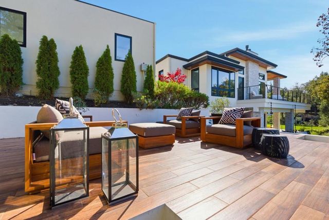 1669 Whitham Avenue, Los Altos, CA 94024