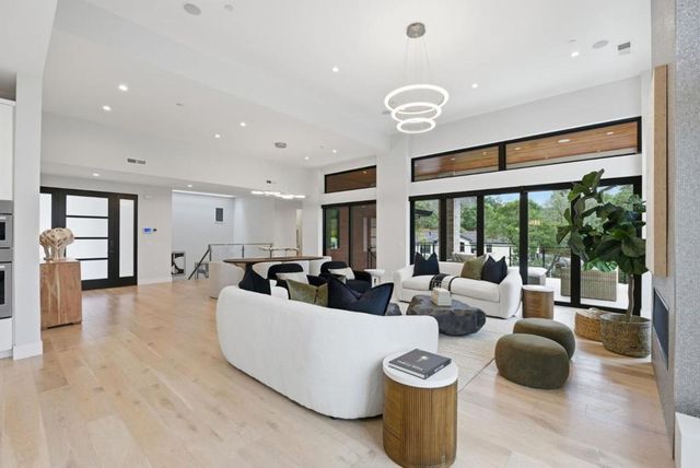 1669 Whitham Avenue, Los Altos, CA 94024