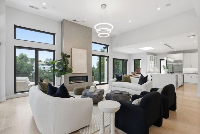 1669 Whitham Avenue, Los Altos, CA 94024