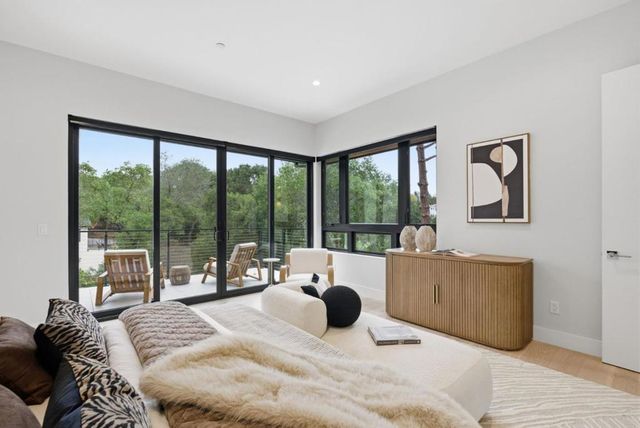 1669 Whitham Avenue, Los Altos, CA 94024