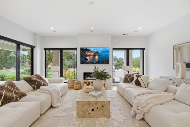 1669 Whitham Avenue, Los Altos, CA 94024