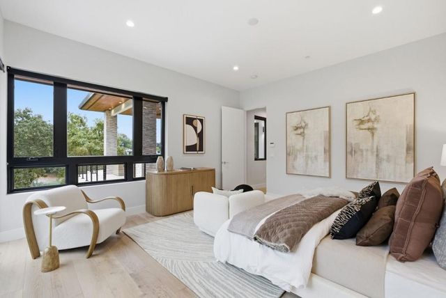 1669 Whitham Avenue, Los Altos, CA 94024