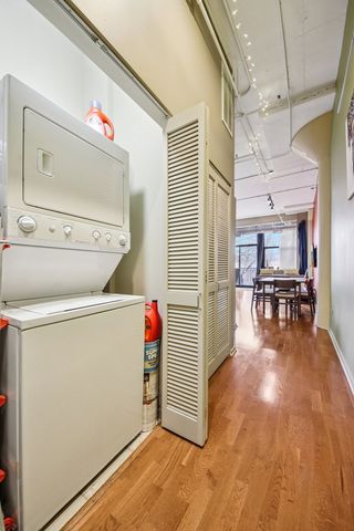 2323 W Pershing Road 228, Chicago, IL 60609