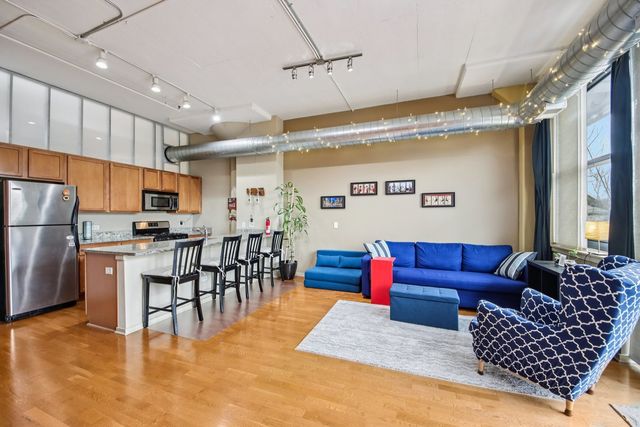 2323 W Pershing Road 228, Chicago, IL 60609