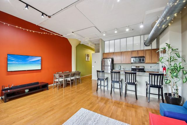 2323 W Pershing Road 228, Chicago, IL 60609