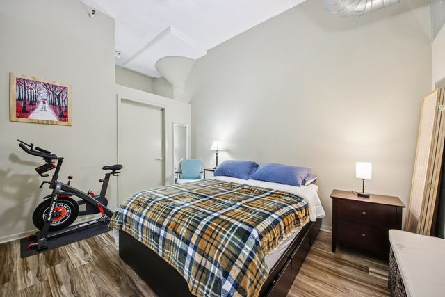 2323 W Pershing Road 228, Chicago, IL 60609