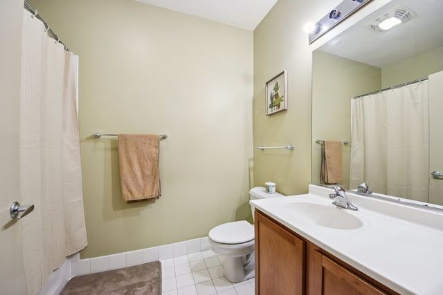 2323 W Pershing Road 228, Chicago, IL 60609