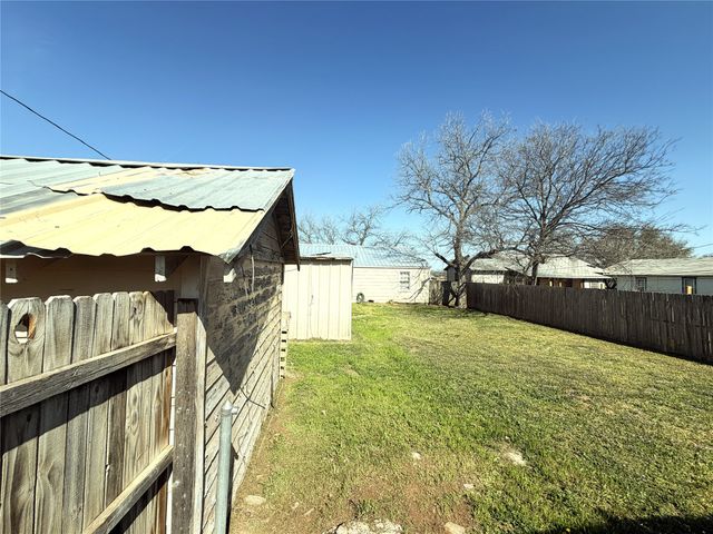 1211 W 12th Street, Cisco, TX 76437