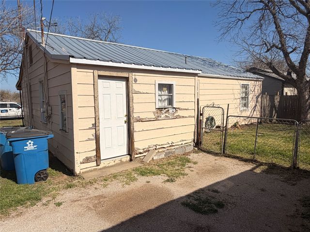 1211 W 12th Street, Cisco, TX 76437