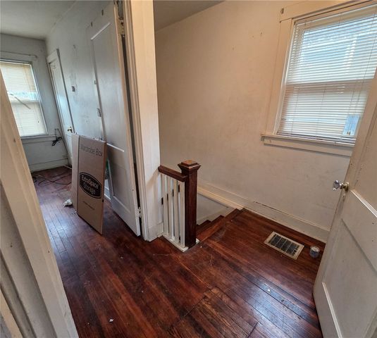 2050 Laketon Rd, Wilkinsburg, PA 15221