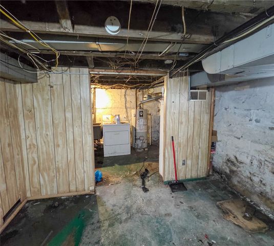 2050 Laketon Rd, Wilkinsburg, PA 15221