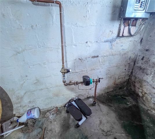 2050 Laketon Rd, Wilkinsburg, PA 15221