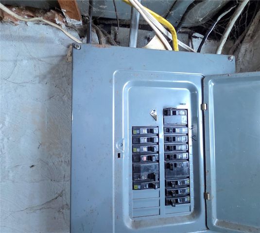 2050 Laketon Rd, Wilkinsburg, PA 15221