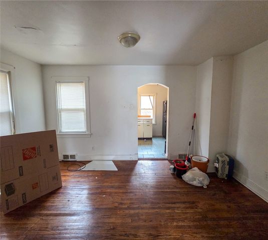 2050 Laketon Rd, Wilkinsburg, PA 15221