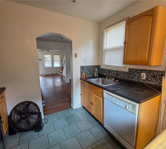 2050 Laketon Rd, Wilkinsburg, PA 15221