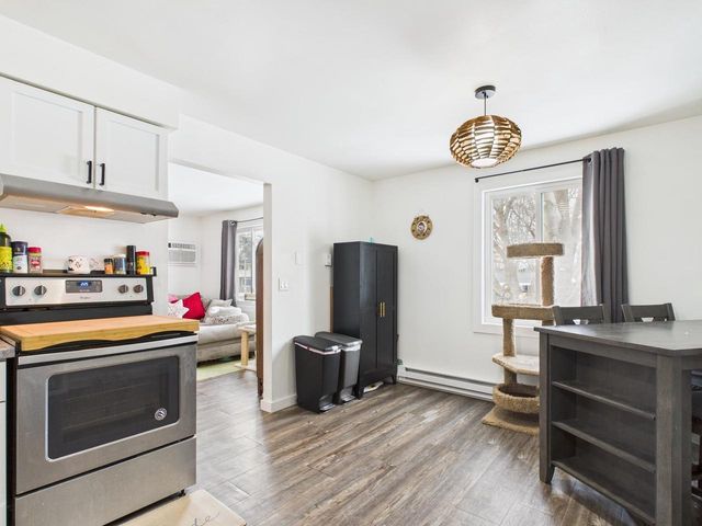 807 W GRUENWALD AVENUE, Oshkosh, WI 54901