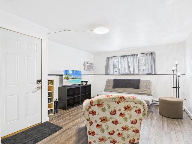 807 W GRUENWALD AVENUE, Oshkosh, WI 54901