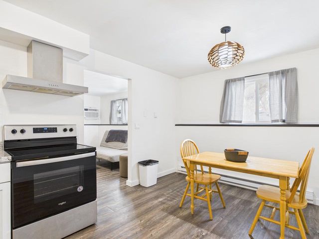 807 W GRUENWALD AVENUE, Oshkosh, WI 54901