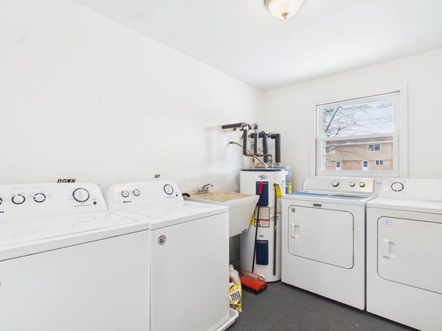 807 W GRUENWALD AVENUE, Oshkosh, WI 54901