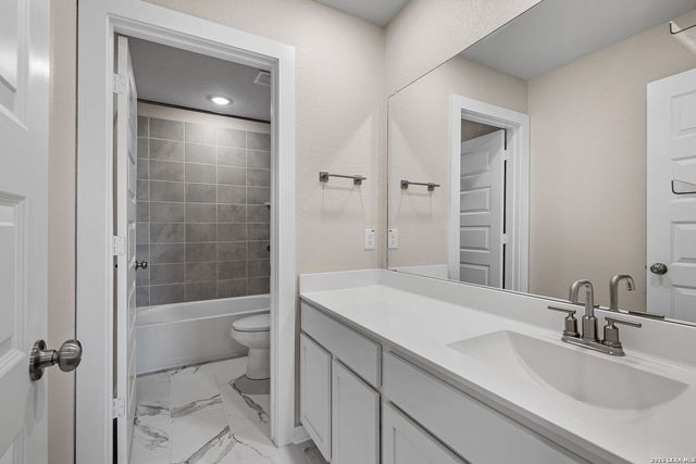 140 BELLA ROSA TRL, Cibolo, TX 78108