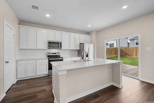 140 BELLA ROSA TRL, Cibolo, TX 78108