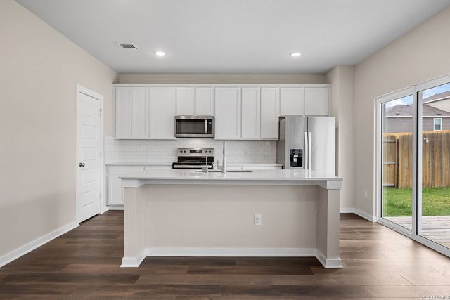 140 BELLA ROSA TRL, Cibolo, TX 78108