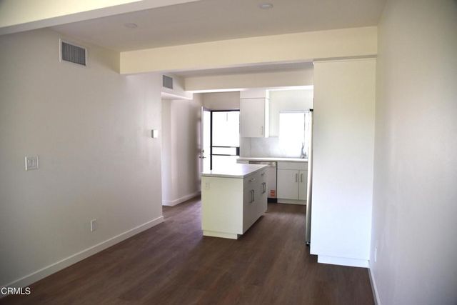 61 Redwood Avenue, Ventura, CA 93003