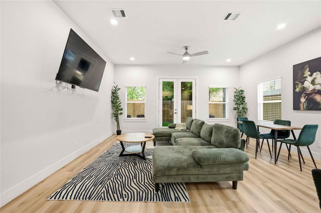 4513 Reed Road B, Houston, TX 77051