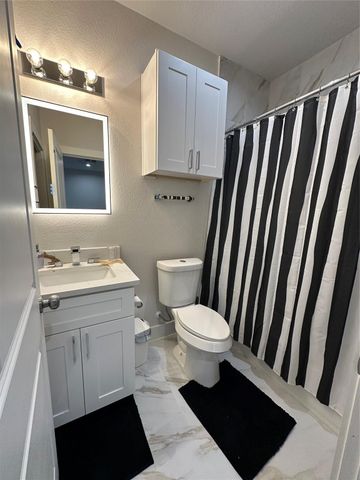 4513 Reed Road B, Houston, TX 77051