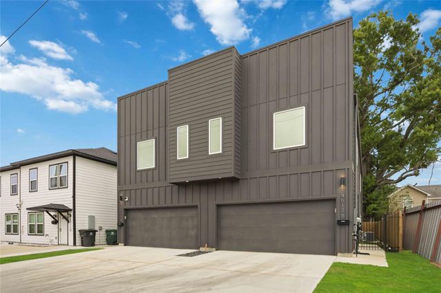 4513 Reed Road B, Houston, TX 77051